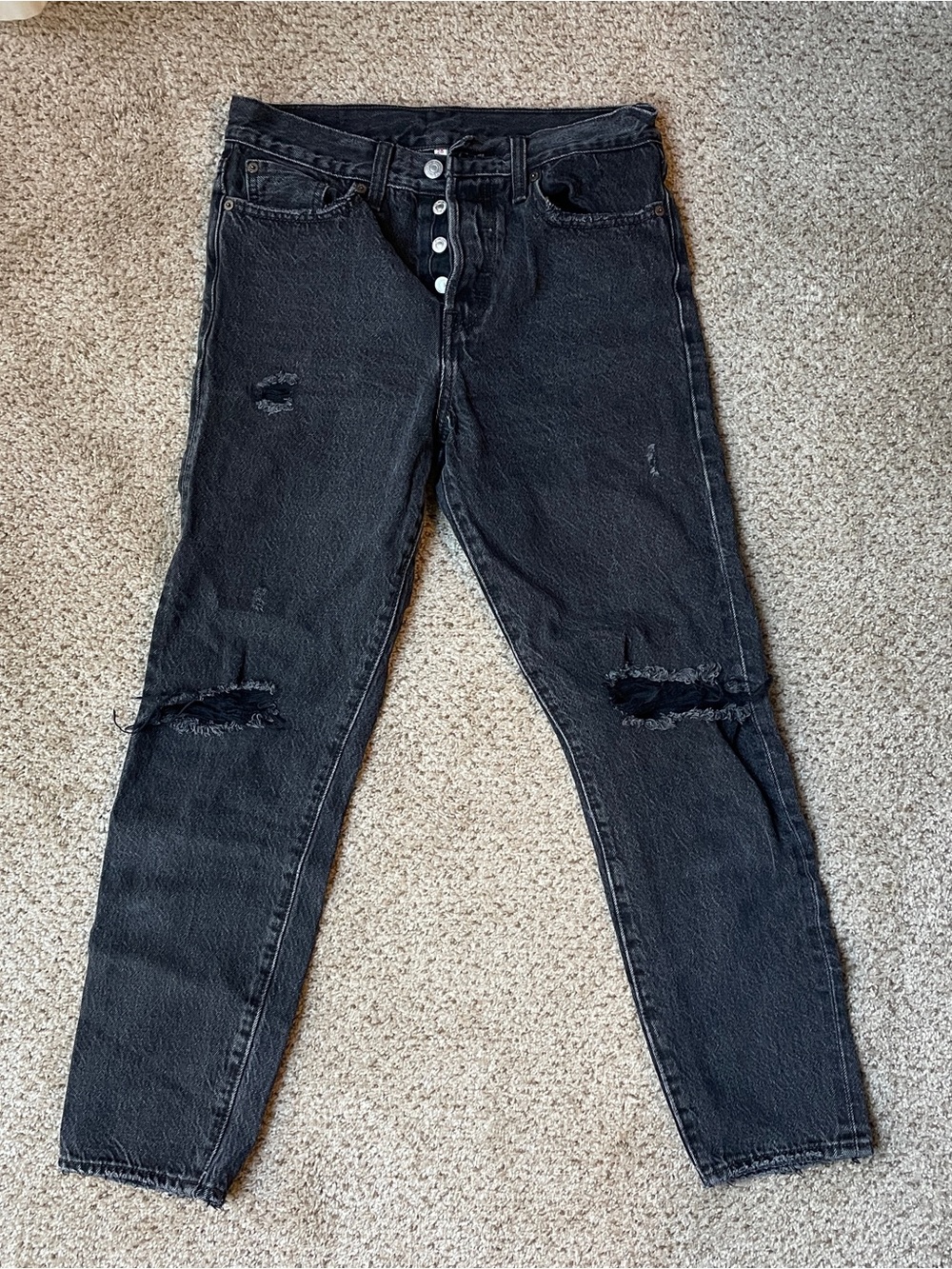 Levi's Black Distressed Ankle Jeans - 28